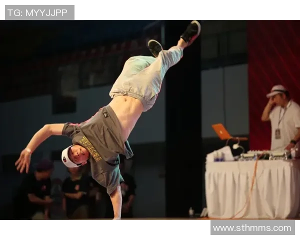 武汉街舞队技术深度解析与风格创新的全面探讨 武汉街舞队技术深度解析与风格创新的全面探讨